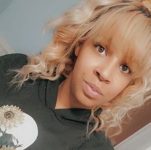 Meet your Posher, Deona